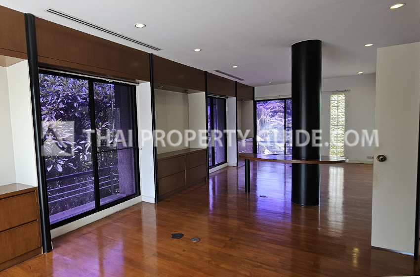 House with Private Pool in Nichada Thani 